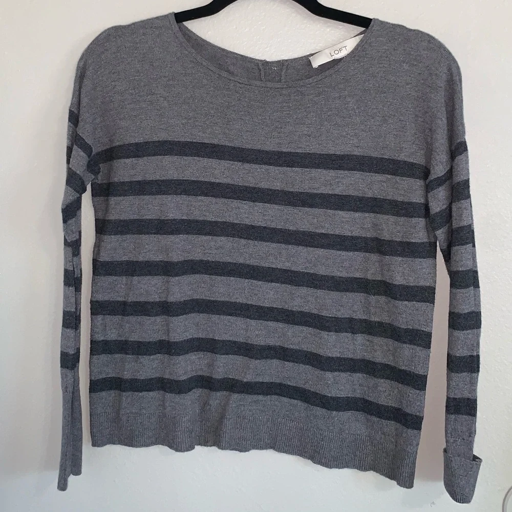 Ann Taylor Loft Petite Gray striped long sleeve button back size small